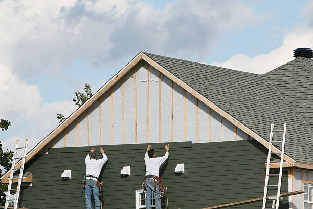 Professional Vinyl Siding technician working in Lucama, NC